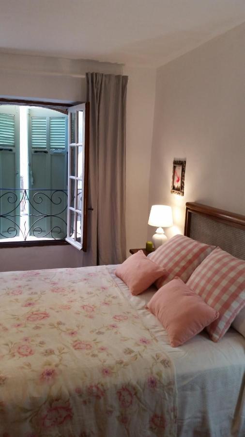 Ana'S Guest House Chambres D'Hotes Aups Exterior photo
